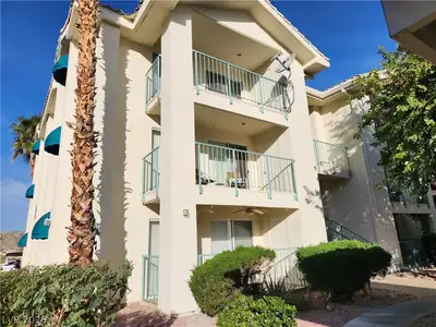 3550 Bay Sands Drive 3025 Front of Structure
