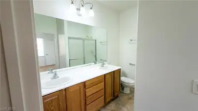 2524 Nashira Street, Henderson, NV 89044 Primary Bathroom