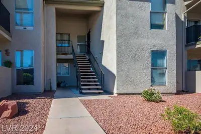 2981 Country Manor Lane 9 Entry
