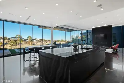 44 Hawk Ridge Drive, Las Vegas, NV 89135 Kitchen