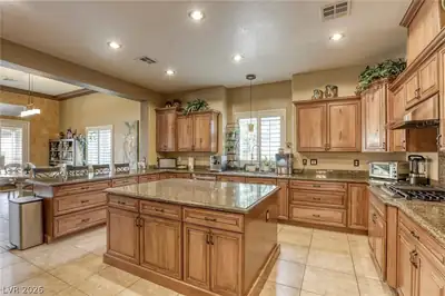 6908 Via Locanda Avenue, Las Vegas, NV 89131 Kitchen