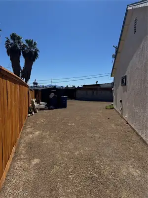 120 Pico Way, Las Vegas, NV 89101 Yard