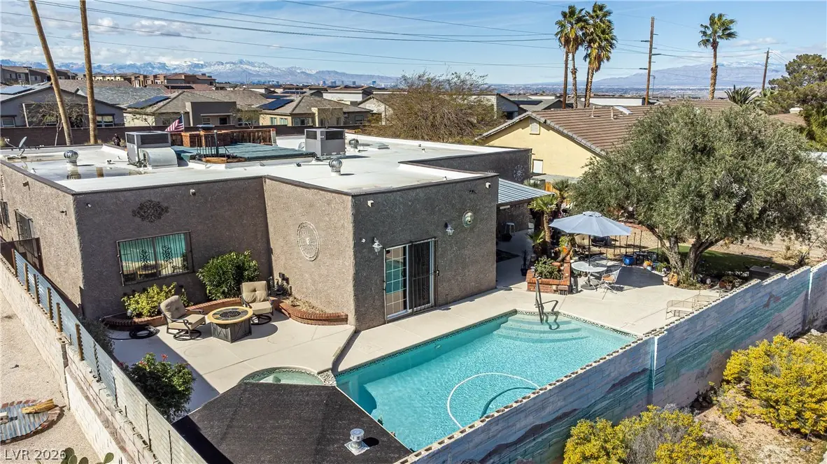 584 Mona Lane, Henderson, NV 89015