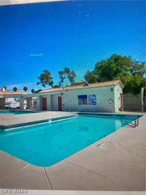 1800 Edmond Street 213 Pool