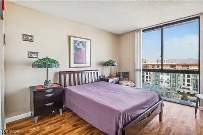 3930 University Center Drive 809 Bedroom