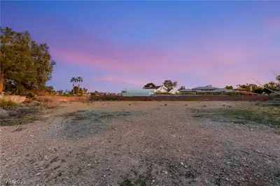 0000 Miller Lane, Las Vegas, NV 89117 Yard
