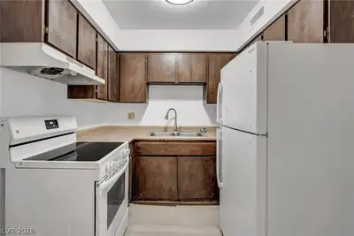 605 South Royal Crest Circle 9 Kitchen