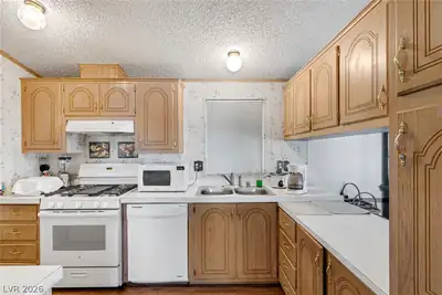 5141 Royal Drive, Las Vegas, NV 89103 Kitchen
