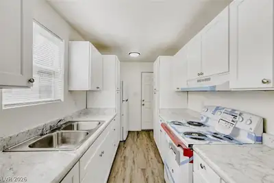 1014 North 4th Street 1-10 Kitchen