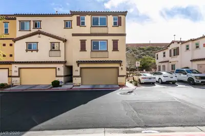 1525 Spiced Wine Avenue 17105 Henderson, NV 89074