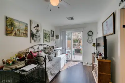 1525 Spiced Wine Avenue 17105 Bedroom