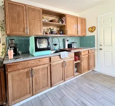1622 Thelma Lane, Las Vegas, NV 89104 Kitchen