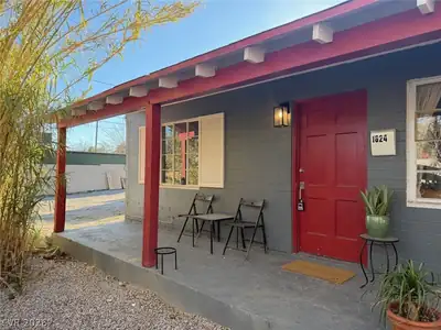 1622 Thelma Lane, Las Vegas, NV 89104 Entry