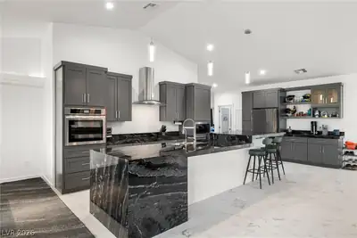 1601 West Calvada Boulevard Kitchen
