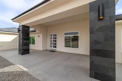 1601 West Calvada Boulevard Front of Structure