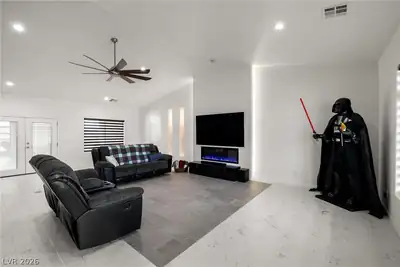 1601 West Calvada Boulevard Living Room