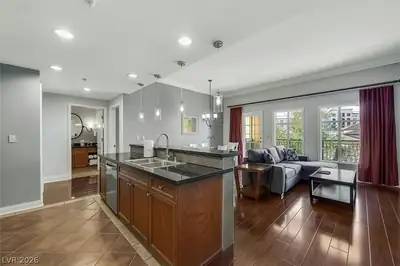 30 Strada Di Villaggio 205 Henderson, NV 89011
