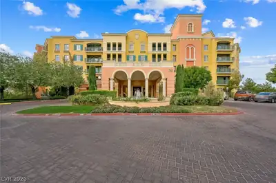 30 Strada Di Villaggio 205, Henderson, NV 89011 Front of Structure