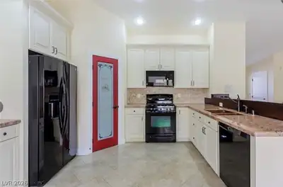 1073 Featherwood Avenue, Henderson, NV 89015 Kitchen