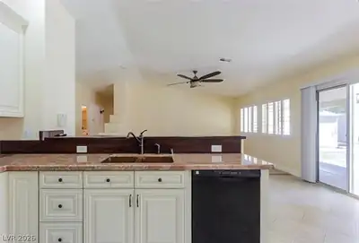 1073 Featherwood Avenue, Henderson, NV 89015 Kitchen