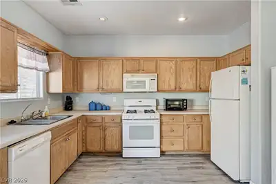 2538 Olay Street Kitchen
