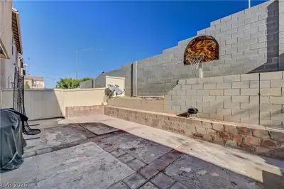 2538 Olay Street Patio