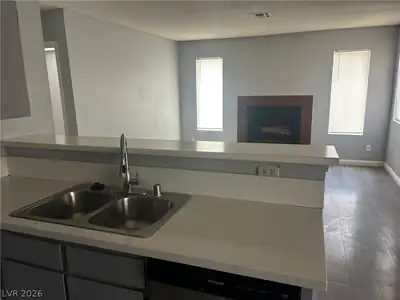 2722 Alicialynn Way, Las Vegas, NV 89121 Kitchen