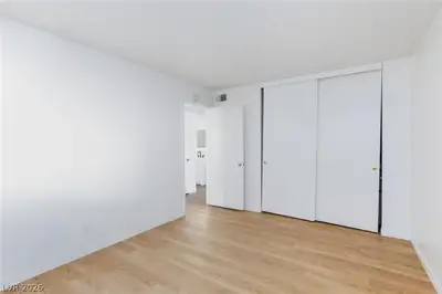 3821 1/2 Daisy Street 26 Bedroom
