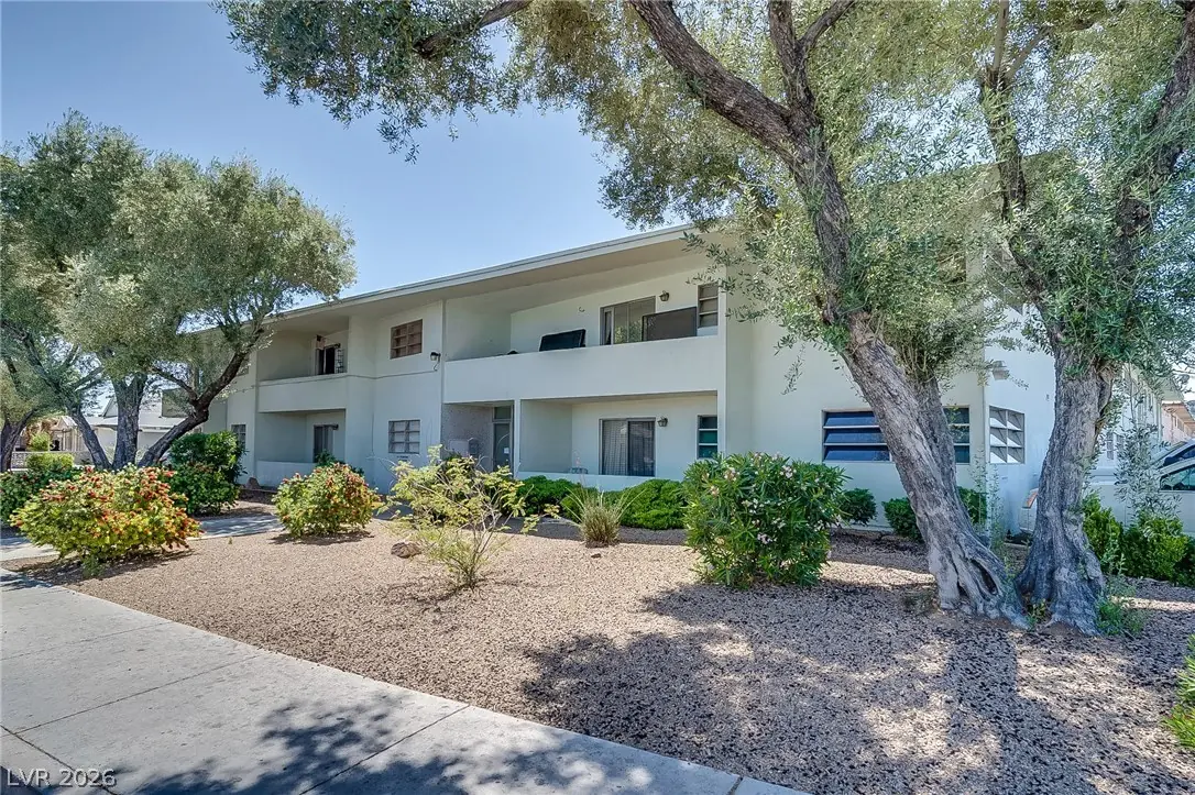 1700 Rexford Drive 209