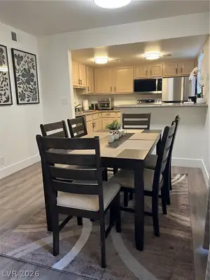 5404 River Glen Drive 353 Dining Area