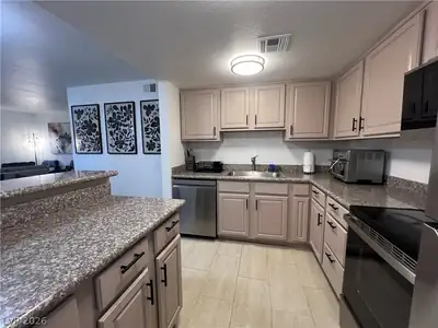 5404 River Glen Drive 353 Kitchen