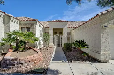3248 Cambridgeshire Street, Las Vegas, NV 89146 Entry