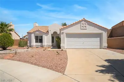 802 Mesa Pine Court, Henderson