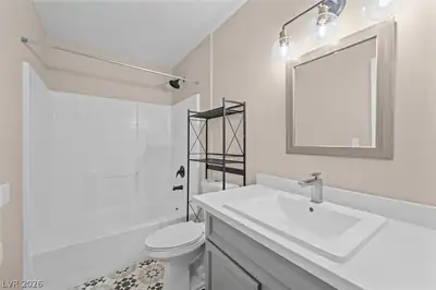 325 West Rochell Drive Primary Bathroom