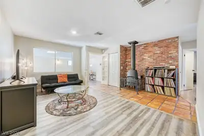 325 West Rochell Drive Living Room