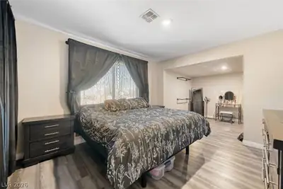 325 West Rochell Drive Primary Bedroom