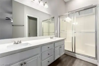 4400 Sandhorse Court, Las Vegas, NV 89130 Primary Bathroom