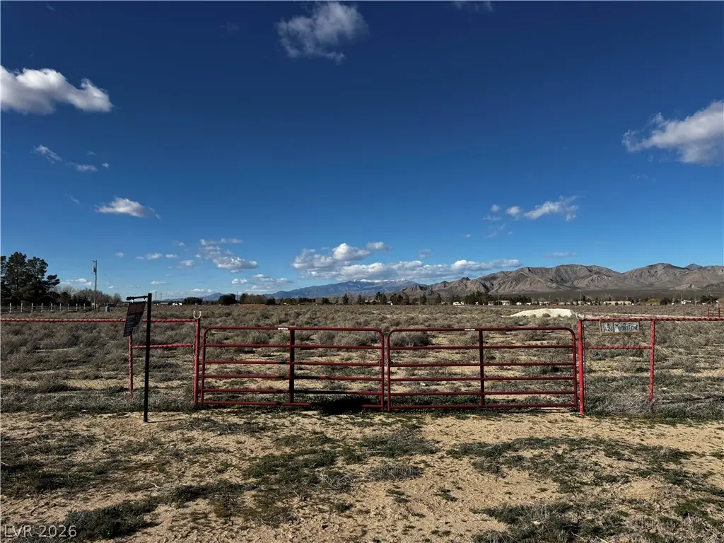 Moonstone Ave & Paquot St