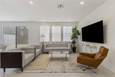 10034 Sir Atlas Court Living Room