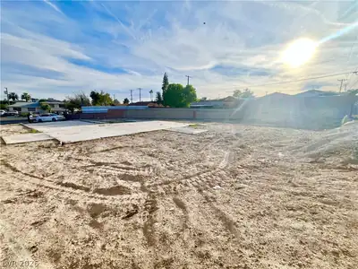 424 Kris Circle, North Las Vegas, NV 89030 Yard