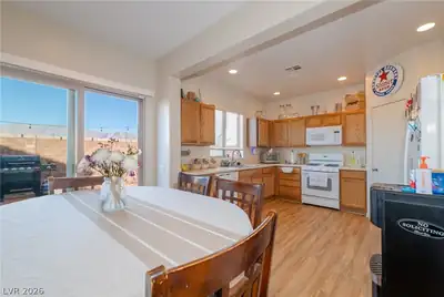 4464 Penguin Avenue, North Las Vegas, NV 89084 Kitchen