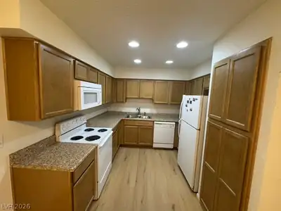 3151 Soaring Gulls Drive 1068, Las Vegas, NV 89128 Kitchen
