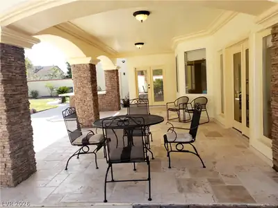7261 Obannon Drive Patio