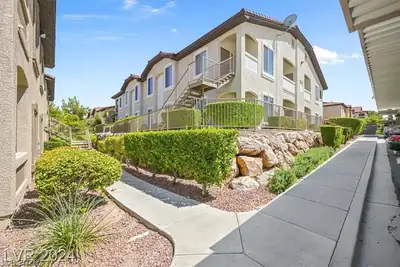 3540 Cactus Shadow Street 204, Las Vegas