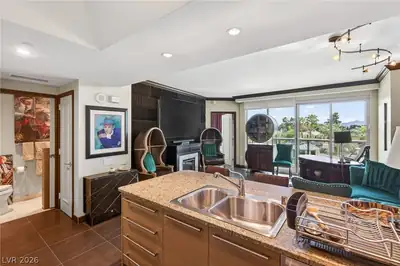 322 Karen Avenue 204, Las Vegas