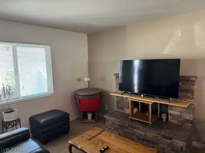 5532 Azuza Avenue Living Room
