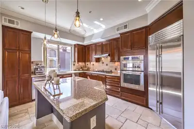 30 Via Mantova 202, Henderson, NV 89011 Kitchen