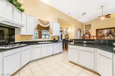 7004 Oakleigh Drive, Las Vegas, NV 89110 Kitchen