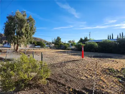308 East Hill Street Yard