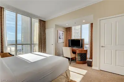 135 HARMON Avenue 702 Bedroom